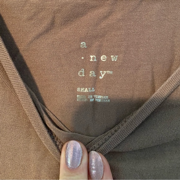 LOT OF 6 Target and UO Tank/Tee Basics Shirts, Black/Taupe/Gray, Size S/M - Picture 6 of 14